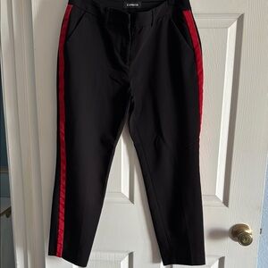Express Black and Red Dress Pants with Bold Stripe
Size 6S